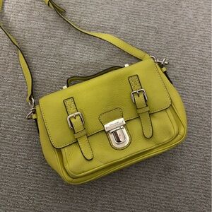 ♠️ Chartreuse Kate Spade Crossbody ♠️